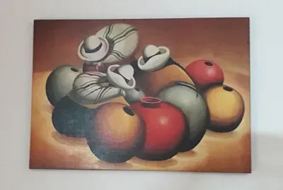 Figura compleja fondo simple