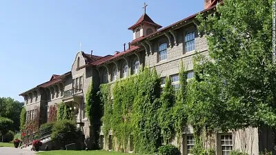 פאזל של St Eugenes Mission School