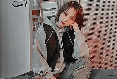 פאזל של MOONBYUL YI