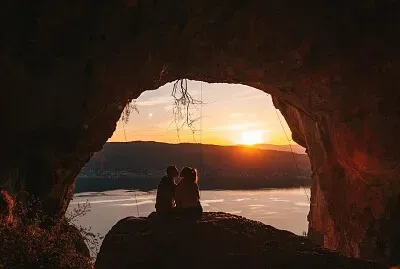 La Grotte des Sarrazins Veyrier du Lac Savoie