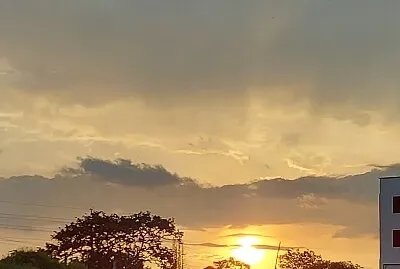 ATARDECIENDO...