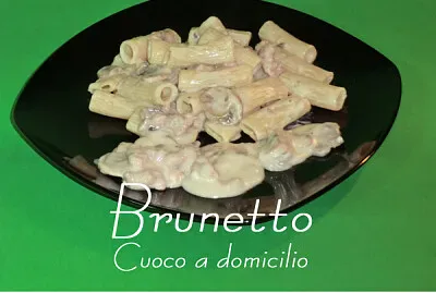 פאזל של Rigatoni in crema di salsicce e prataioli