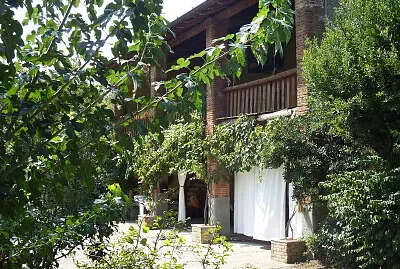 fianco della cascina