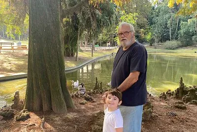 thomas e vovo no parque