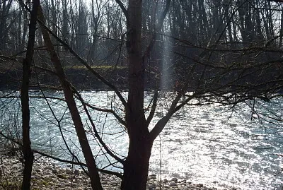 giochi di luce sul fiume