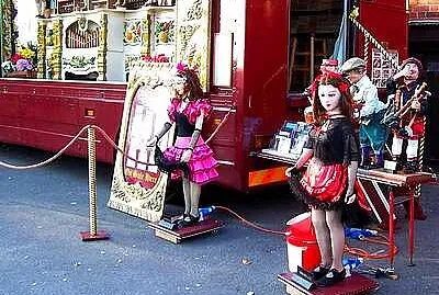 Dancing Girls