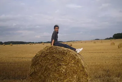 Moi sur meule de foin