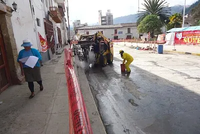 trabajos en la plaza de armas andahuylas