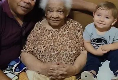Vó antonia e Mike
