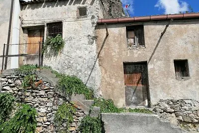 פאזל של vi mostro le bellezze di un paesino dimenticato da Dio