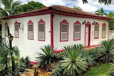 colonial