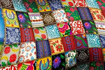 petits carrés multicolores