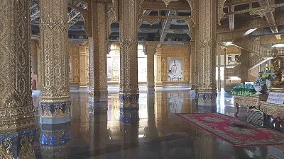 Wat Pha Nam Thip  Roi Et