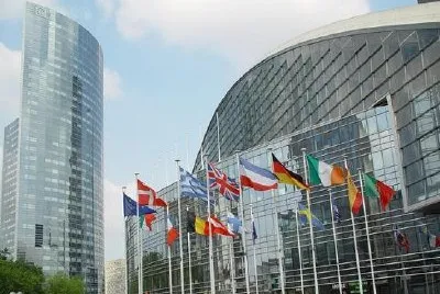 La defense drapeaux, Frankrike