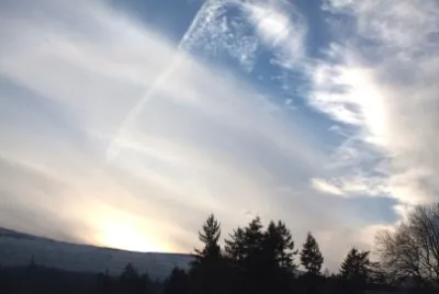 Chmury i zachód słońca