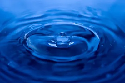 Gota de agua azul
