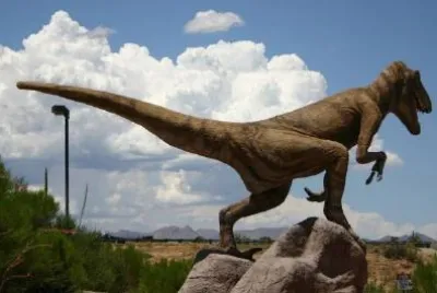 פאזל של פסל של דינוזאור Velociraptor