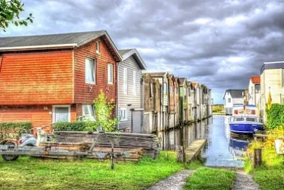 Malowniczy dom na łodzi