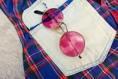 Rosa Brille