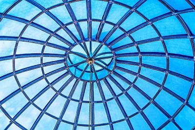 Geometrische Decke, klare runde Decke