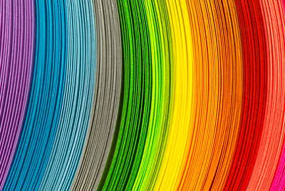 Bandes de papier aux couleurs de l'arc-en-ciel comme backd coloré
