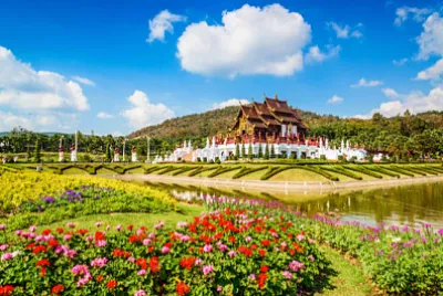 Ho Kham Luang vid Royal Park Rajapruek, traditionell