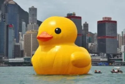BIG YELLOW DUCK
