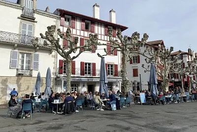 Saint de Luz bistrot face au port