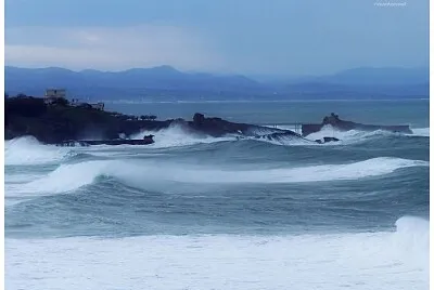 Le rocher de  la vierge depuis esplanade Saint Mar