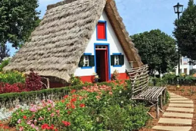 Casas Tipicas de Santana na Ilha da Madeira