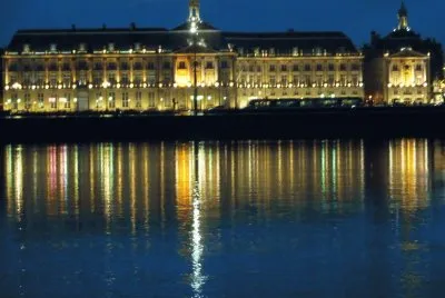 bordeaux by night