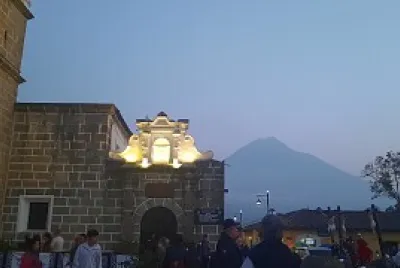 ESCUELA DE CRISTO ANTIGUA GUATEMALA