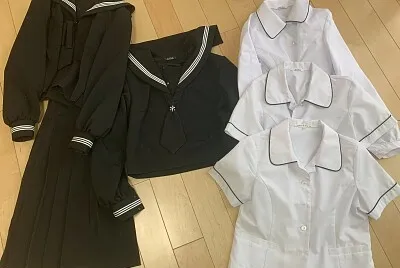 長泉中学校のセーラー服とブラウス