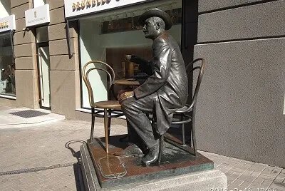 Monument to Vladyslav Horodetsky in Kyiv Passage.