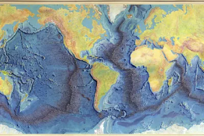 פאזל של Vintage World Ocean Floor Map (1977)