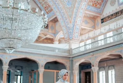 A Woman in Prayer jigsaw puzzle