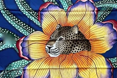 panthère dans une fleur