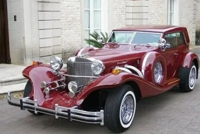 Vintage red car jigsaw puzzle