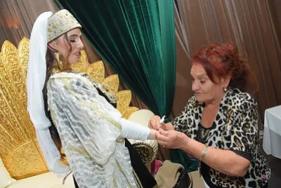 אמא והילה רעיתו של בן ציון אחיני היקר