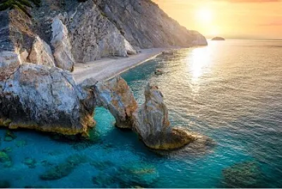 Arco en el mar