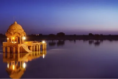 Templo en el lago
