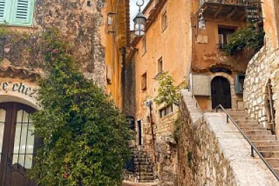 Eze-Francia