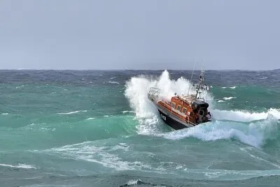 Bateau sur la houle