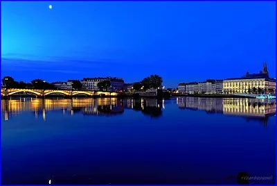 Bayonne avec ses reflets dans l 'Adour