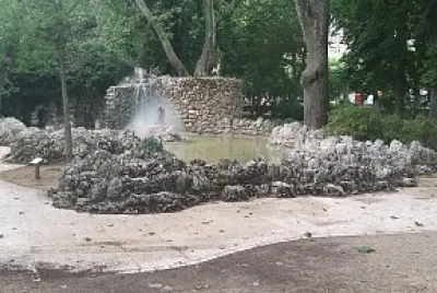 Fuente en paseo