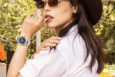 Pose