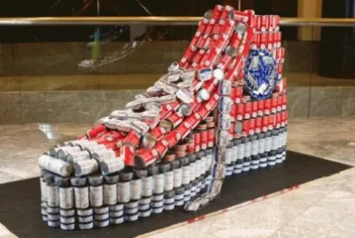 ESCULTURA CON LATAS jigsaw puzzle