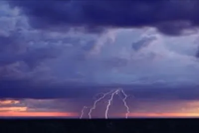 Lightning in the desert - Arizona