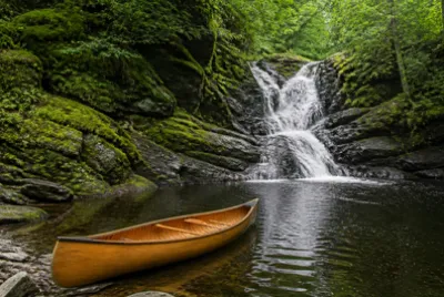 Kanu-Wasserfall-Pool