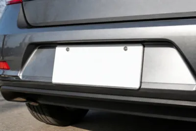 Blank Plate Closeup(grok)